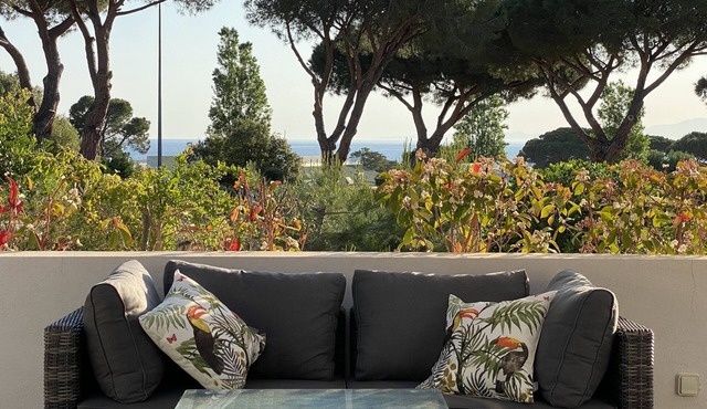 Superb house with sea-view terrace 300 m from the beach.