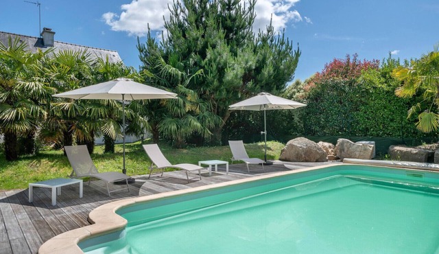 Superb house for 8 in Crach with swimming pool