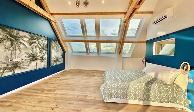 Superb house with view of Paris and the Eiffel Tower