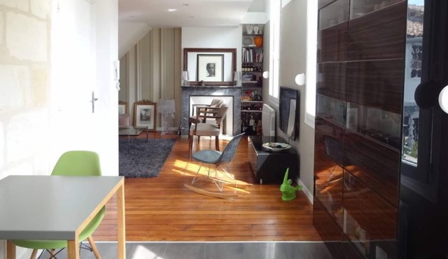 Superb Hyper Center Duplex