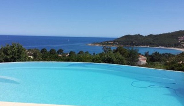 Superb infinity pool villa with stunning sea views in Favone