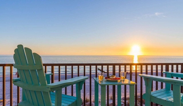 Superb Location on the Beaches of Madeira. Great Corner Unit Views. Beachfront Pool on the Sand!