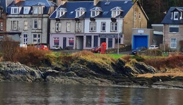 Superb Loch Side Apartment with Sea & Sunset Views