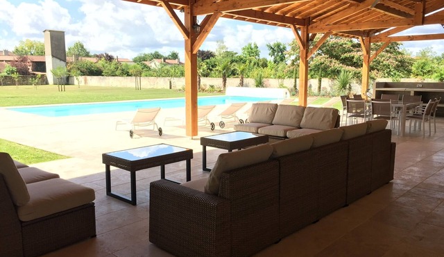 Superb Manor House with heated Salt Water Pool & 16m outdoor covered terrace.