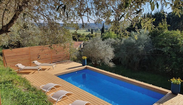 SUPERB MAS ON 2,000 M2 OLIVE GROVE WITH SWIMMING POOL AND SPA