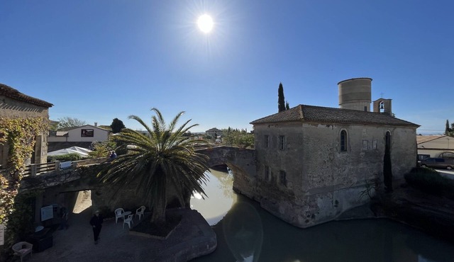 Superb mobile home with barbecue