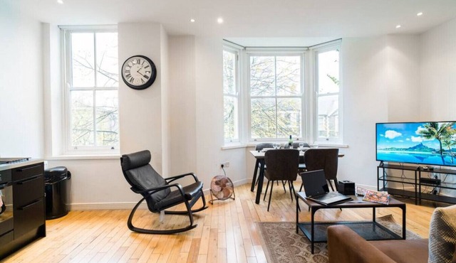 Superb Modern 1 Bedroom Apt | Cocoon Dbl Sofa Bed