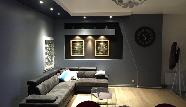 SUPERB 'MODERN' GOOD PLACE