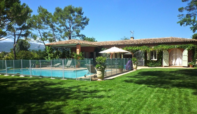 Superb modern neo-Provencal style villa, near the village of Valbonne