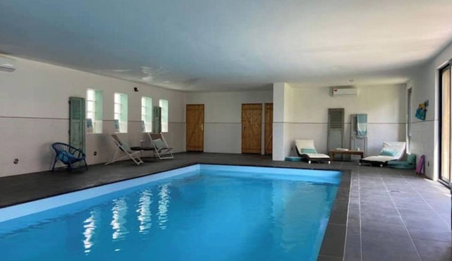Superb private studio in a quiet area with private pool/spa
