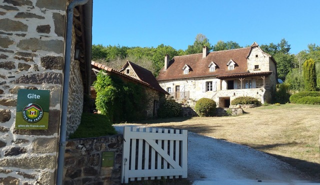 Superb property: large swimming pool - Tennis court - Boules pitch Up to 17 holidaymakers