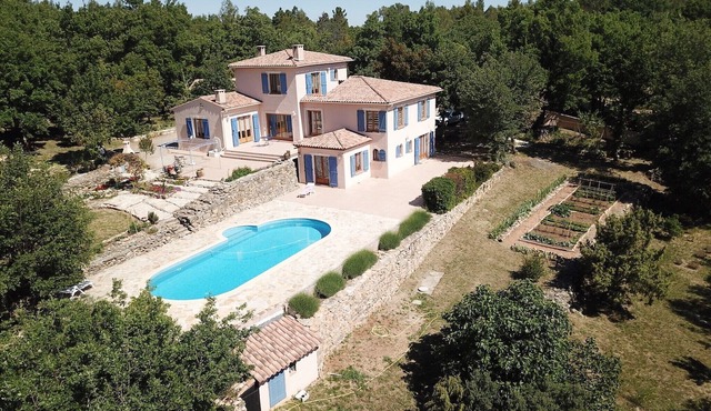 Superb Provençal villa for holidays with family or friends