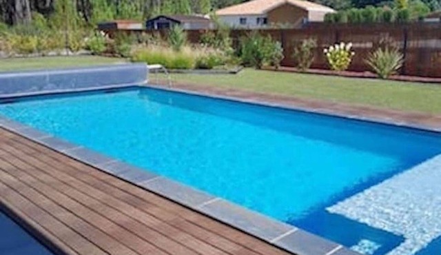 Superb, quiet villa with swimming pool