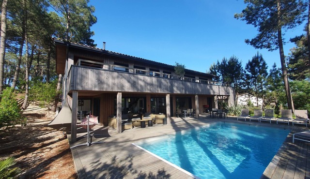 Superb quiet house, private heated pool, near ocean, lake and golf