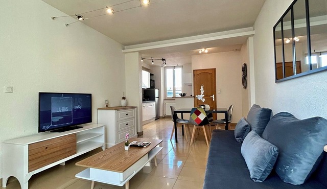 Superb refurbished furnished T2 in city center