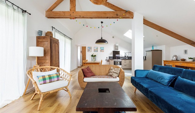 Superb renovated barn close to a wild beach