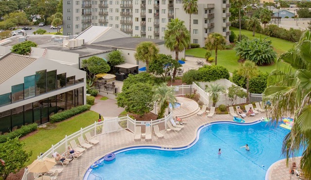 Superb Renovated Suite, Amazing Water View Best Location to Disney and Universal