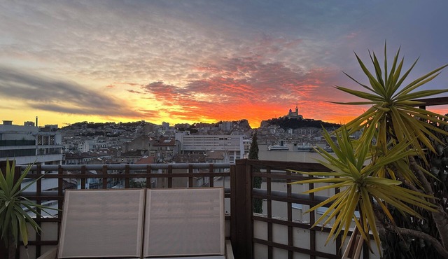 Superb rooftop near Cours Julien