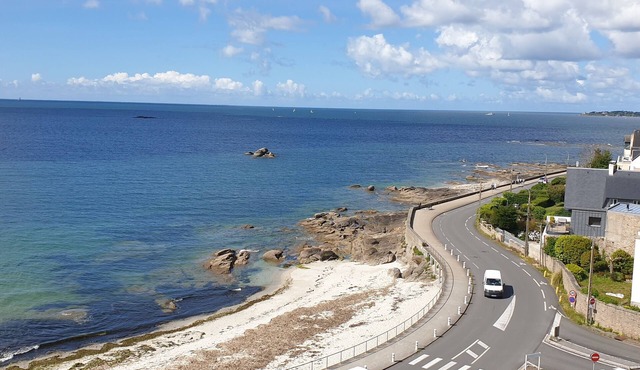 Superb sea view for this renovated Studio in the center of Concarneau