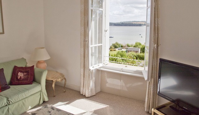 Superb seaviews Waters Edge 1st Floor Apt 20% Ferry Discount Crozon Peninsula