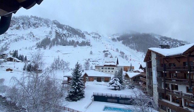 Superb ski in/ski out duplex apartment next to the snow front in Val D'Isere