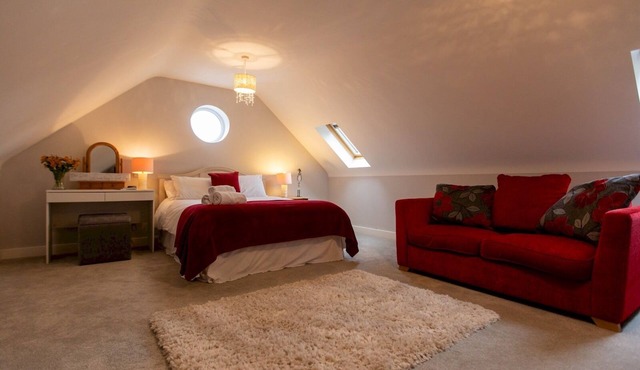 Superb space in the idyllic village of Loppington - Pass the keys