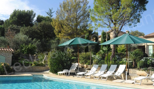 Superb stone-built villa with swimming pool