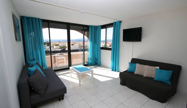 SUPERB STUDIO IN LE BARCARES 4 pers. SEA FRONT