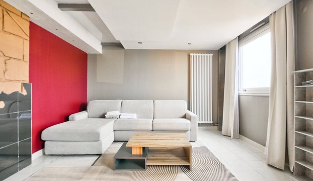 Superb T2 apartment in La Défense near Metro 1