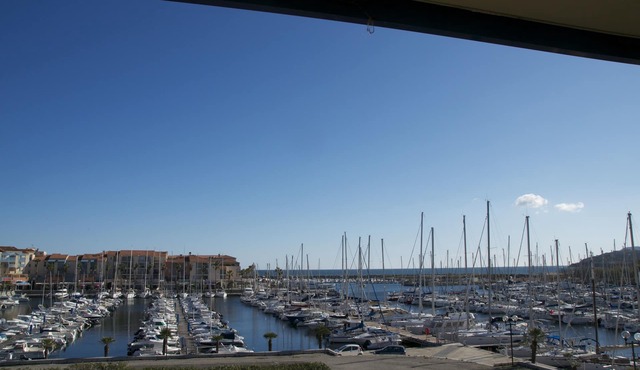 Superb T2 (sleeps 4-6) sea and Port Argeles in residence with pool