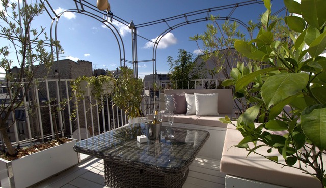 Superb terrace on the top floor with parking