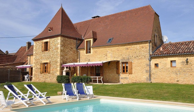 SUPERB TRADITIONAL STONE PROPERTY WITH COVERED POOL NEAR BY SARLAT