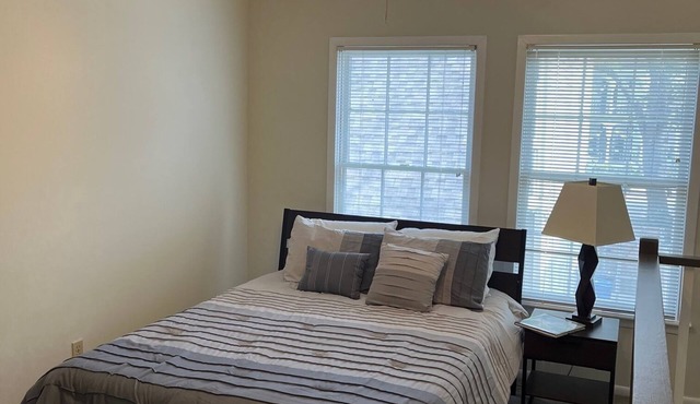 Superb Uptown Location!