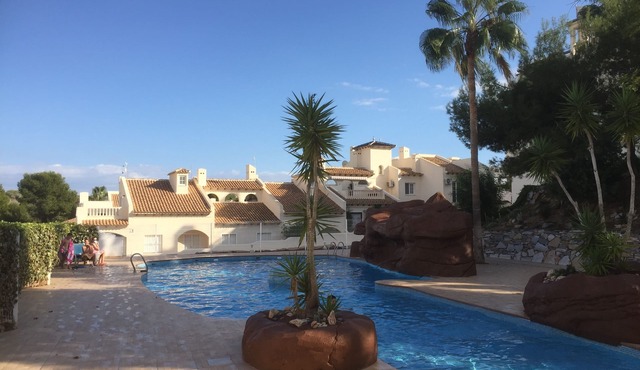 Superb very equipped apartment(fiber Wifi, internat TV channels)+private garden