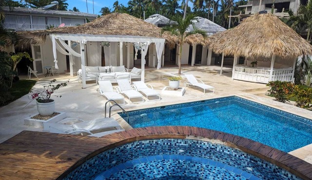 Superb villa 80 metres from Bonita beach