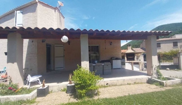 Superb Villa, close to the lake and Alexandra David Neel Foundation