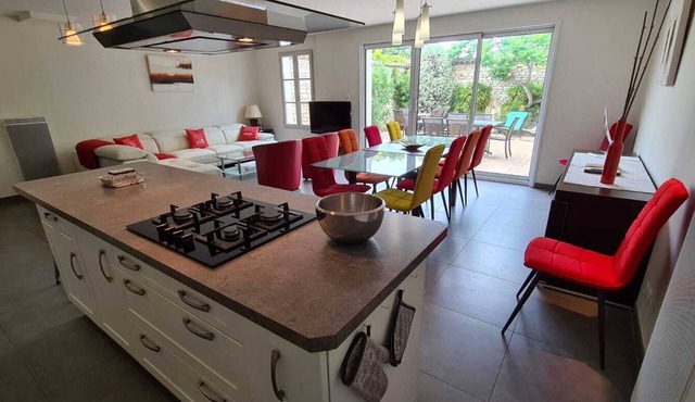 Superb villa located in the center of the village of La Flotte en Ré