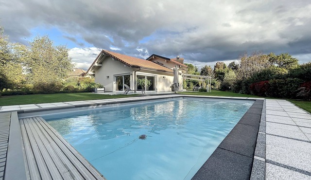 Superb villa on Lake Leman