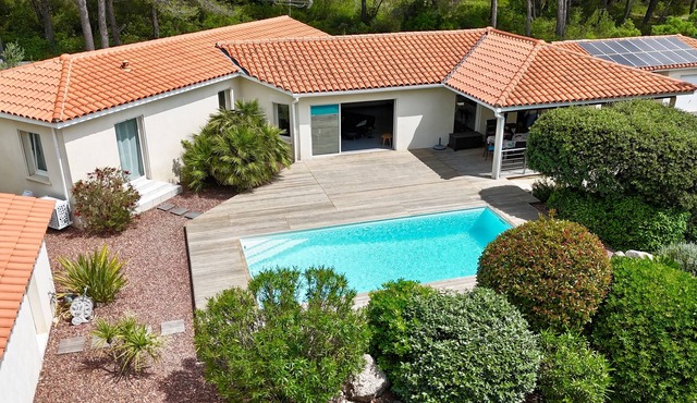 Superb villa with pool & independent studio - Absolute peace and quiet