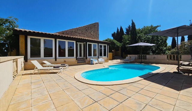Superb villa with a private pool in Bize