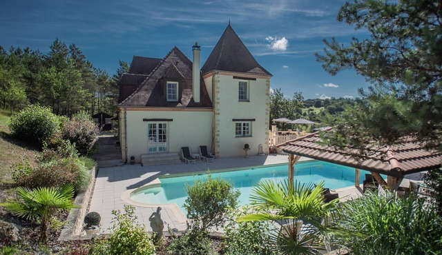 Superb villa with a private pool for max 15 pers