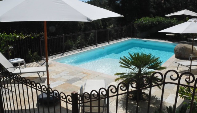Superb villa with swimming pool, garden, at 500 meters from the beach