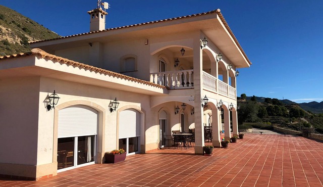 Superb villa with private pool with breathtaking view!
