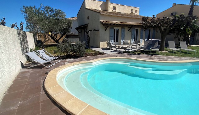 Superb villa with swimming pool, between garrigue and Mediterranean beaches