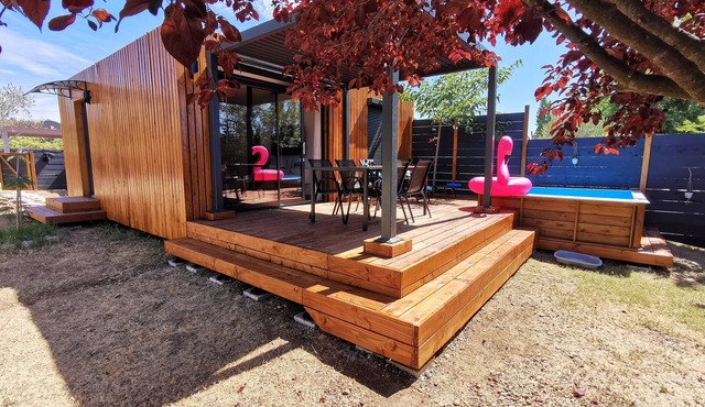 Superb wooden house, enclosed garden with swimming pool, welcome to the Kaz Karé!