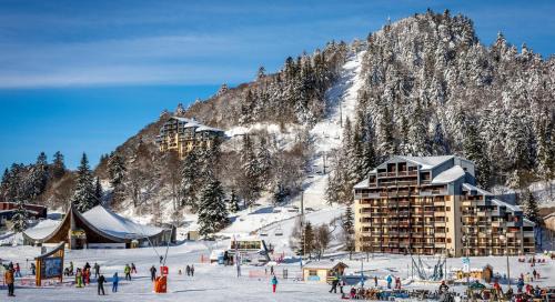 Superbe Appart aux pieds des pistes de ski avec balcon-parking et casier