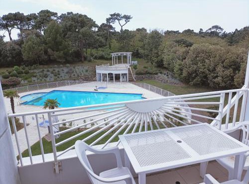 Superbe appartement avec piscine chauffée et parking privé - La Clé Chaumoise
