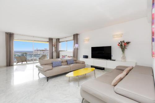 Superbe appartement à Cannes vue mer panoramique "Azura"