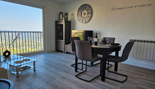 Superbe Appartement Neuf, 4 Couchages, Jardin et vue Mer, au Cœur du Village !