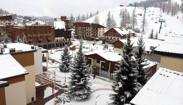 SUPERBE APPARTEMENT PIED DES PISTES PLACE CENTRALE VALBERG PARKING S-SOL